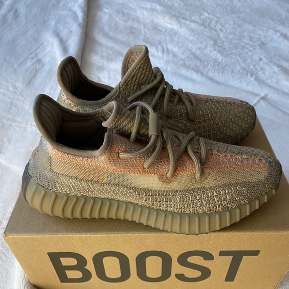 🚫SOLD🚫 YEEZY BOOST 350 v2 Sand Taupe - Picture 3 of 5